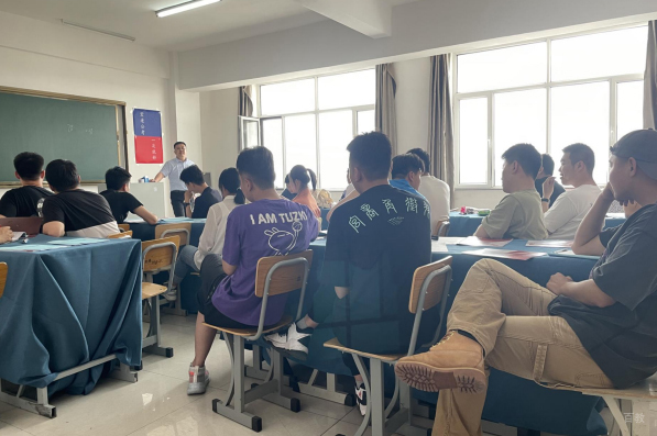 呼和浩特宏途教育_教室相册