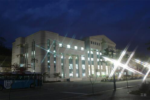 学校夜景环境