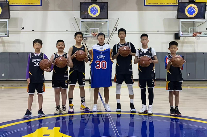 北京hoopkings篮球学员合照环境