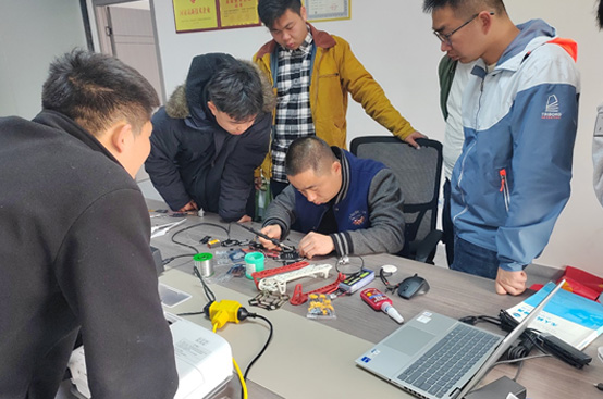 长沙德聚洪飞无人机培训_上课环境