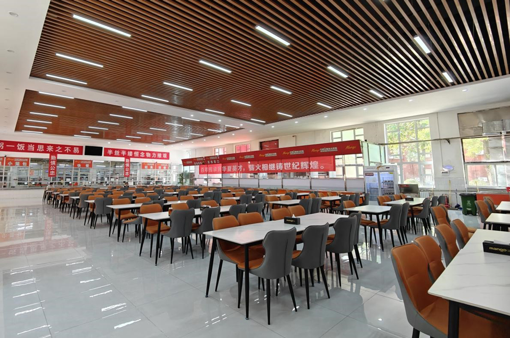 学校食堂
