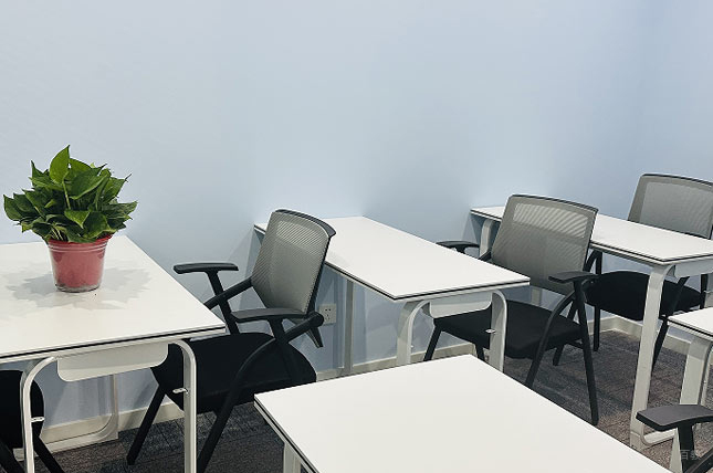 呼和浩特犀牛国际教育_教室环境