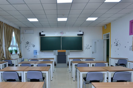 北京中关村外国语学校_教室环境