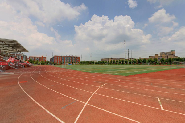 苏州沙洲职业工学院_学校操场