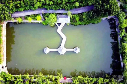 景观湖俯瞰环境