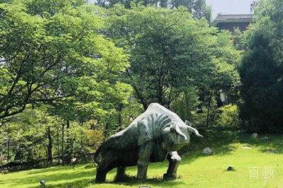 牛雕塑环境