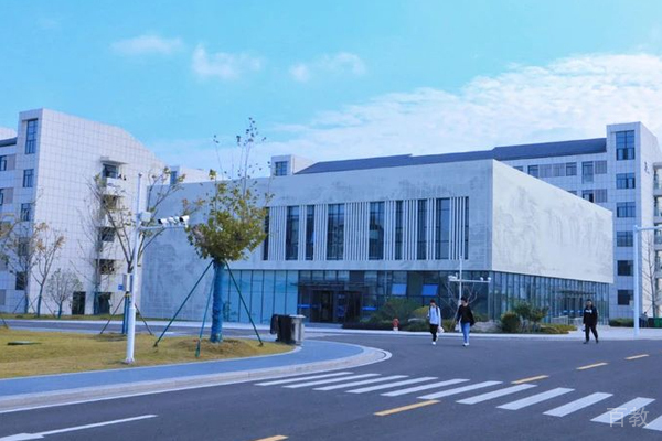 南京信息工程大学英美国际预科_学校建筑