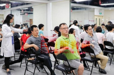 广州龙脊康培训学校_老师教学场景