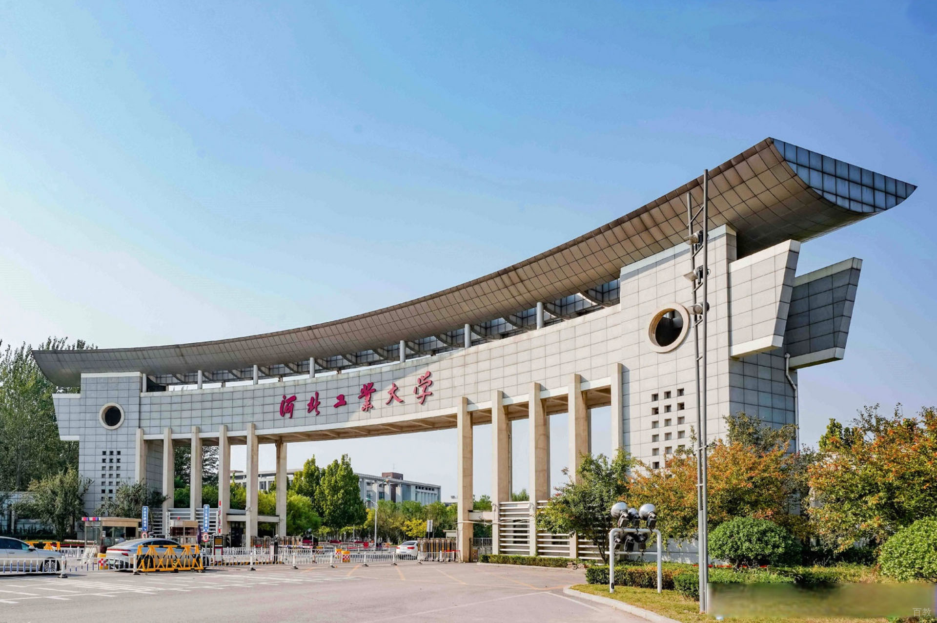 南宁河北工业大学国际本科项目_校园大门相册