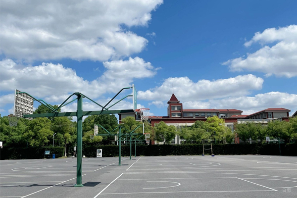 篮球场环境
