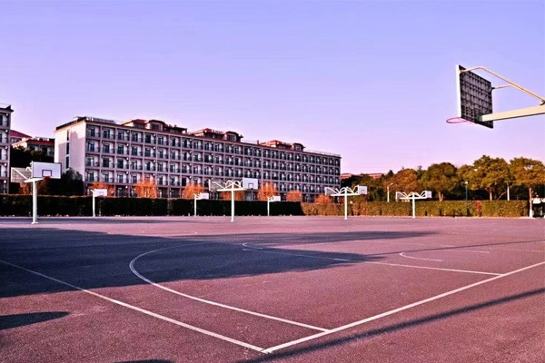 南京上海师范大学天华国际本科_操场环境