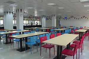 北京美华学校UIA_食堂环境