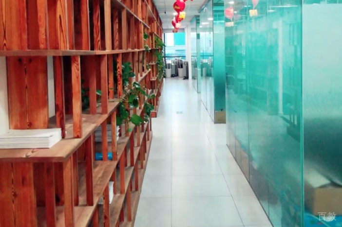 深圳领世培优教育_学校走廊环境