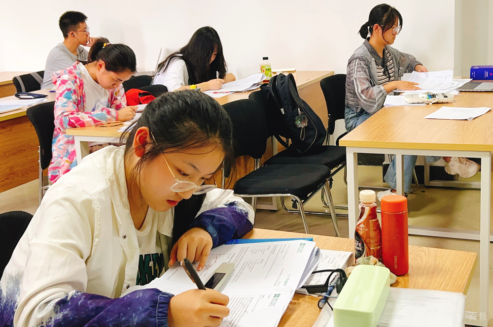 贵阳成都电子科技大学_教学环境2