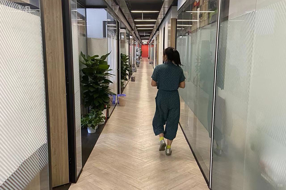 教室间走道环境