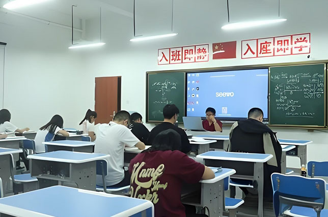 晚自习环境