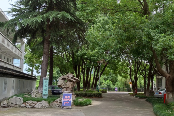 校区环境