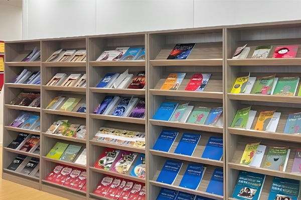 杭州威学一百_图书馆环境