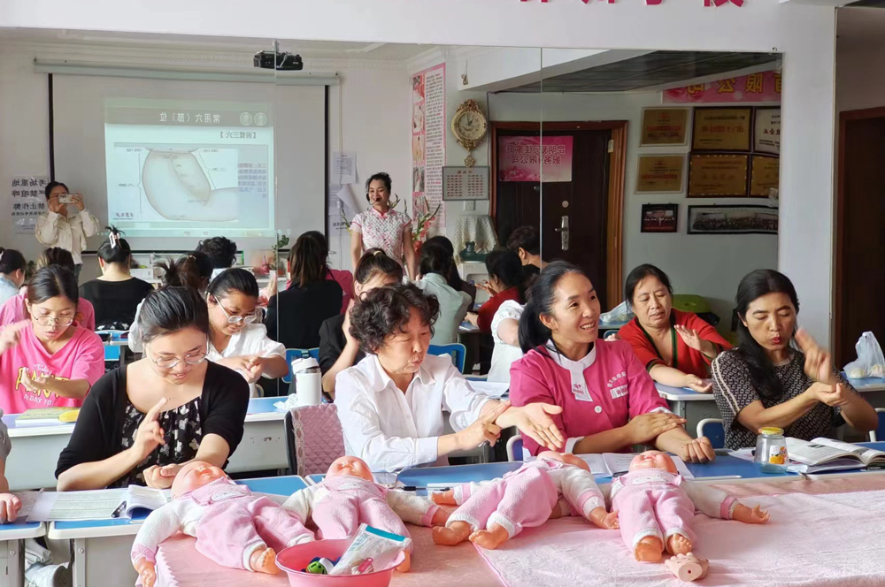 昆明智丽职业培训学校_上课环境8