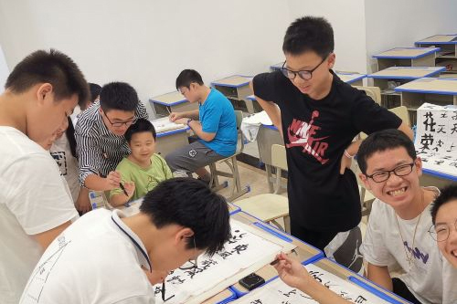 校区学员学习场景展示