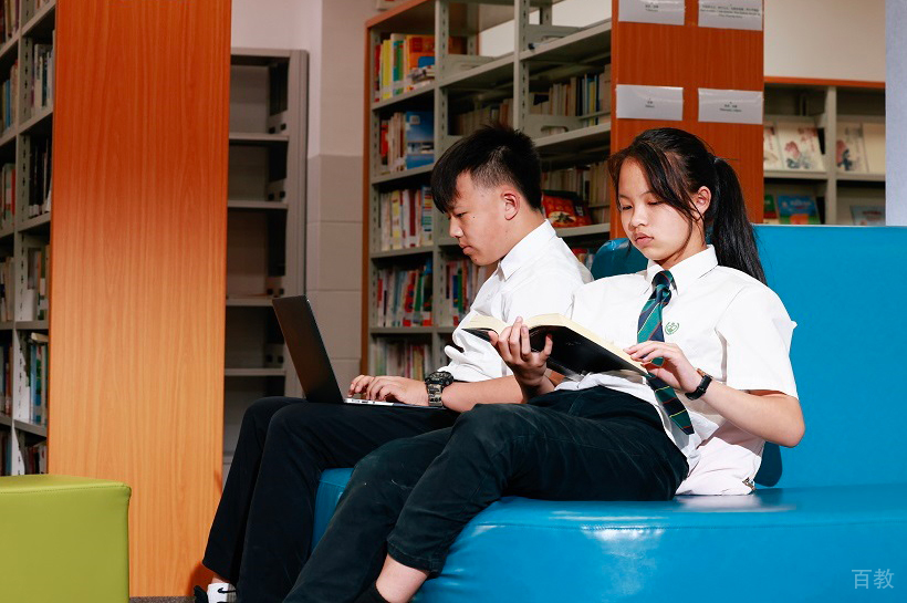 昆明世青国际学校_图书馆环境
