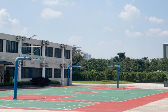 广州夏越教育_学校操场环境
