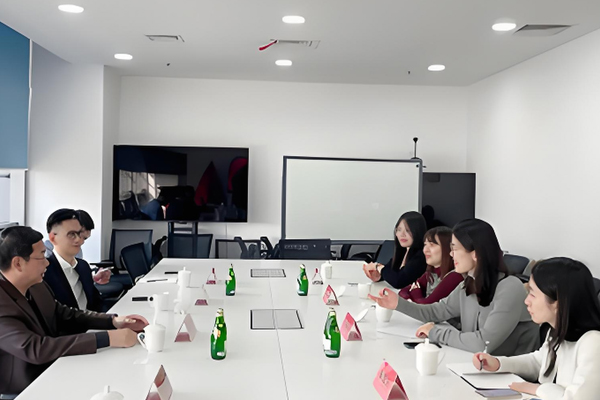 南京赛尔智程国际教育_学校会议室环境