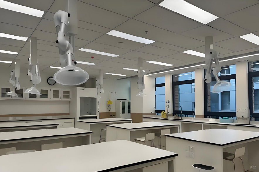 深圳贝赛思国际学校_学校实验室环境