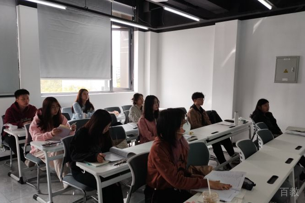 合肥华图考研_校区学员上课学习场景展示