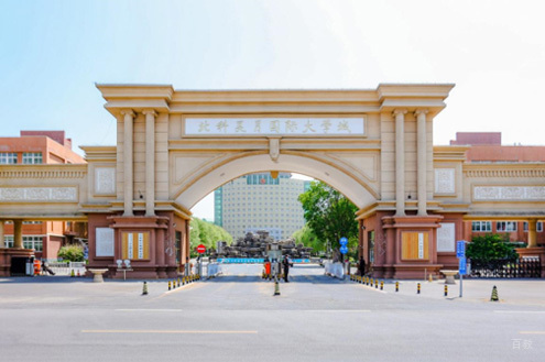 学校外景