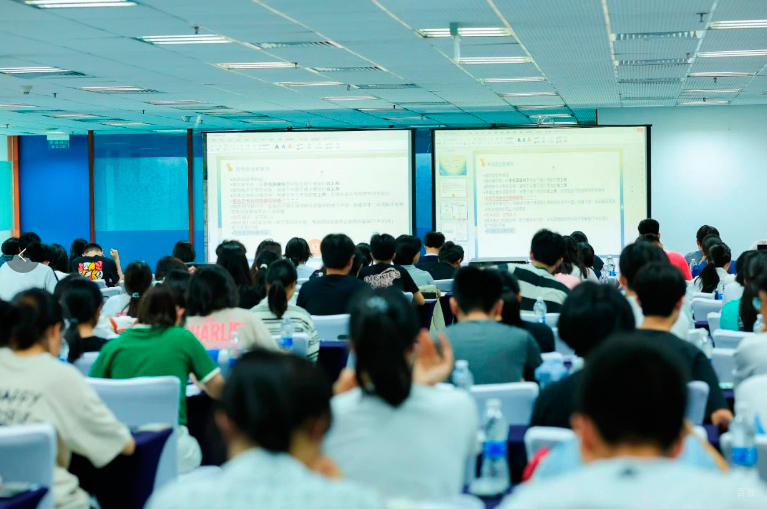 深圳摘星教育DSE_学员上课场景