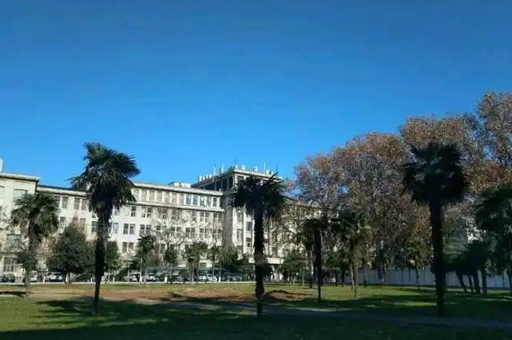郑州大学国际学院学校风景