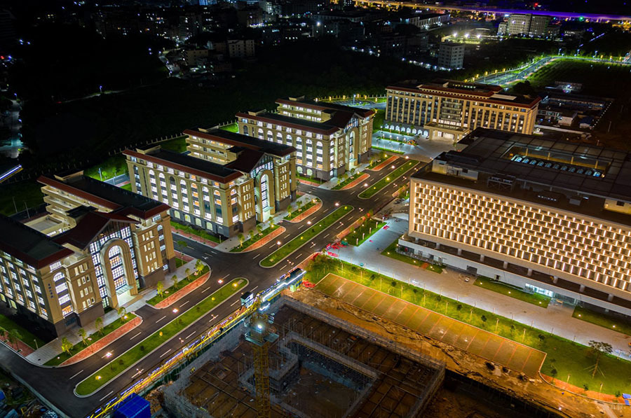 广州仲恺农业工程学院国际教育学院_学校夜景