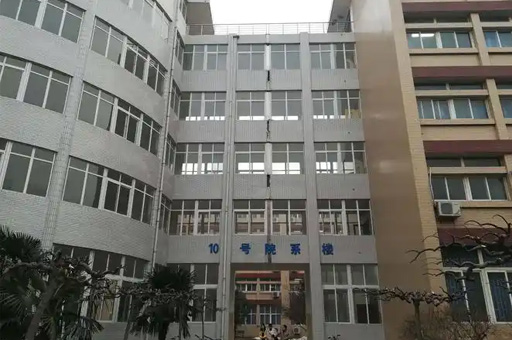 中原工学院国际本科院系楼环境