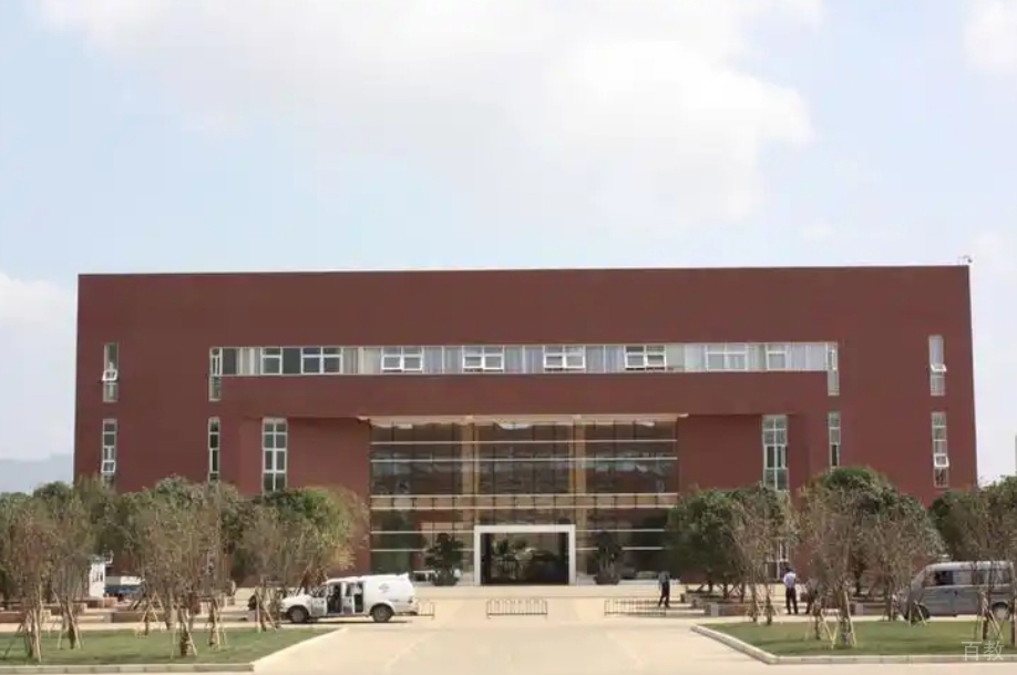 昆明医科大学国际教育学院_学校环境5