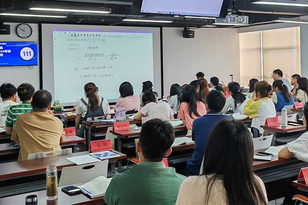 合肥研粒教育校区学员上课场景展示