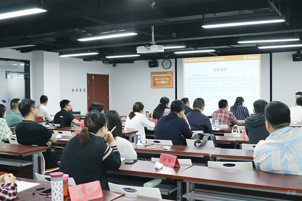 合肥研粒教育学员上课场景展示