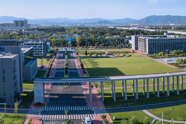 北京外交大学国际本科_校区教学环境展示