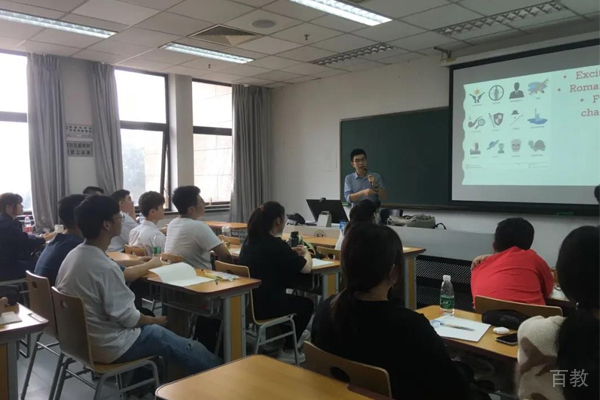校区学员上课场景展示