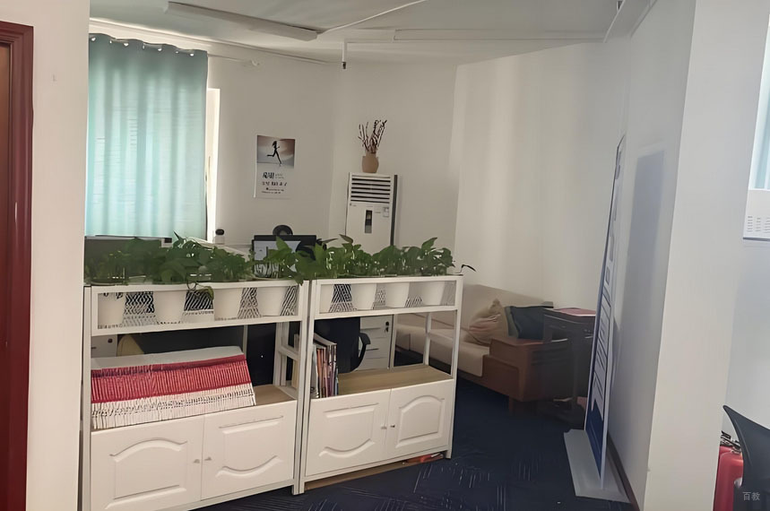 深圳德财无忧口才_学校休息区环境