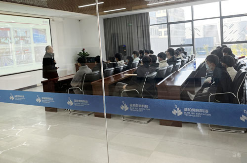 合肥蓝柏匠才_校区学员学习场景展示