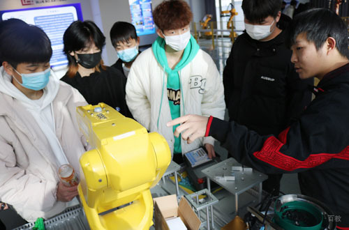 合肥蓝柏匠才_学生实践操作课程