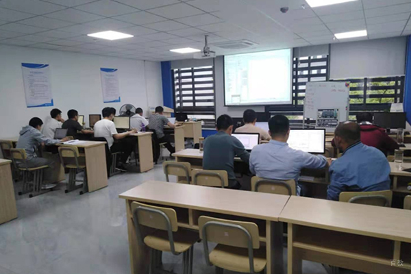 合肥新工科智能制造学院_学员上课场景展示