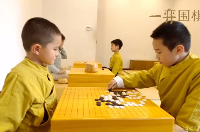 学生对弈