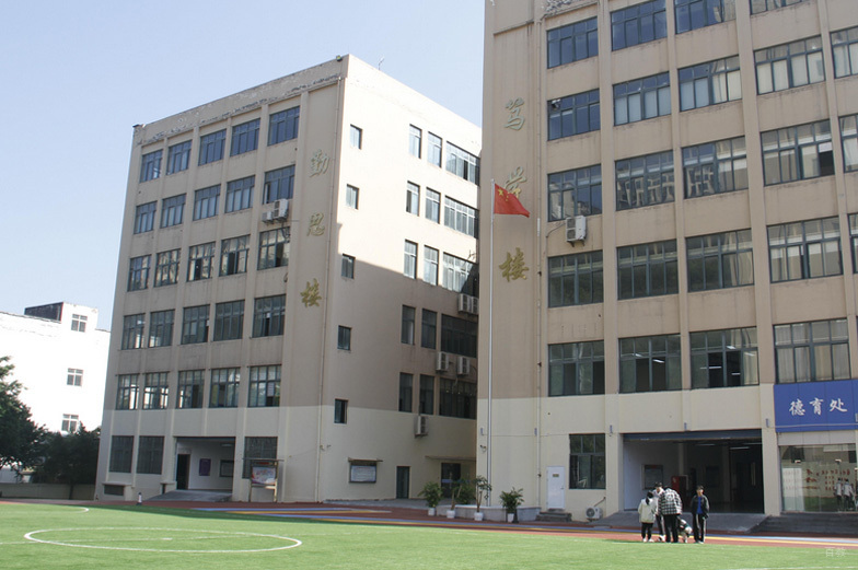 重庆医药科技学校_教学楼环境