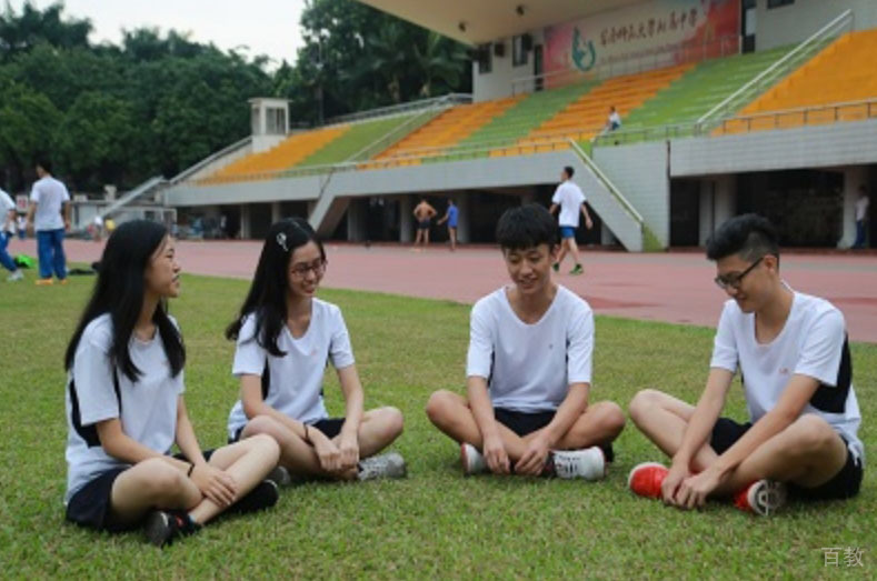 学校操场环境