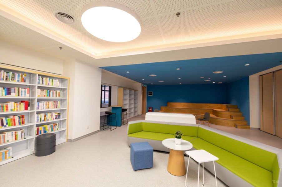 深圳哈罗公学_学校图书馆环境
