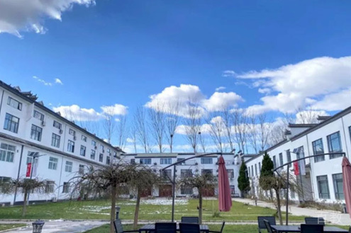 学校外景