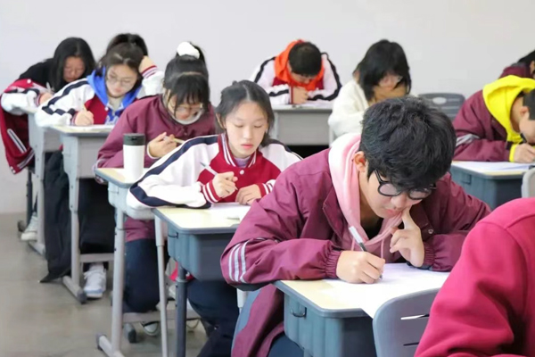 学生考试环境