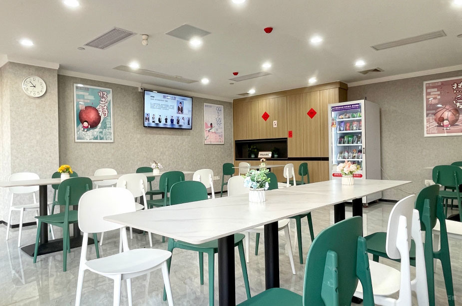 学校食堂